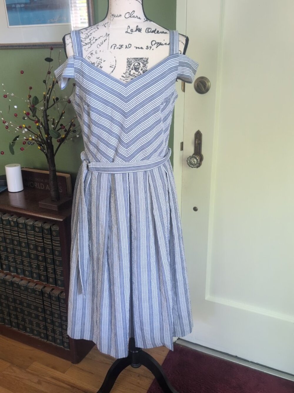 White House Black Market Women's Cold Shoulder Striped Dress NWOT Sz 10